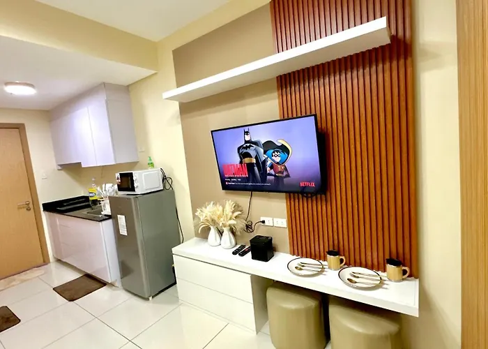 Smdc Breeze Residences Pasay Near Picc Moa Airport World Trade Center Fast Wifi Pool Karaoke Manila